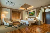 Royale Chulan Cherating Villa Hotels in Balok