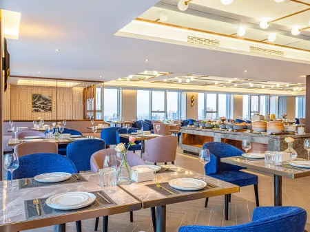 Crystal Hotel Qingdao Golden Beach Отели рядом с достопримечательностью «Tangdao Bay Coastal Park»