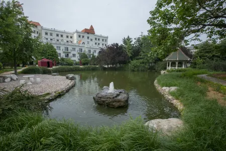 RGHCM Garden Resorts Отели рядом с достопримечательностью «Rose Garden»