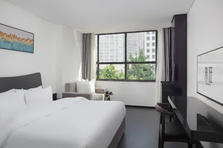 Laizhu Hotel (ChengduTaiKoo Li Chunxi Road)