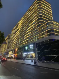 Hongqiao Aegean LOFT Apartment