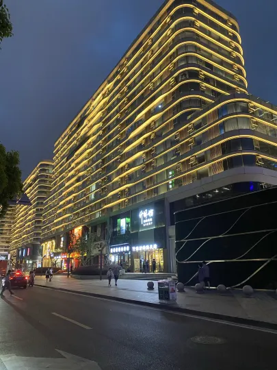 Hongqiao Aegean LOFT Apartment