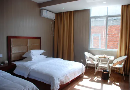 Jianning Jinchuan Business Hotel Отели рядом с достопримечательностью «Jinnaoshan Mountain Star Tunnel»