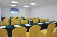 Gold and Silver Business Hotel Huaiji - Parkering