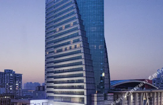 岳陽格蘭雲天大酒店（岳陽樓步行街店）