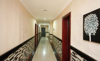 Shuili Business Hotel (Changchun Railway Station Shengli Park)