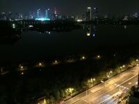 南京湖木酒店公寓 - 湖景圆床房