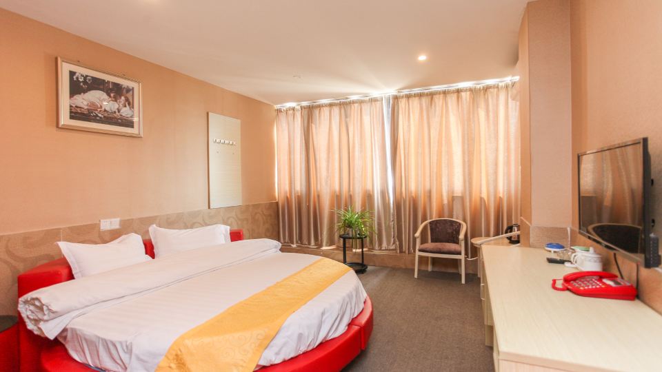 Huatai Express Chain Hotel