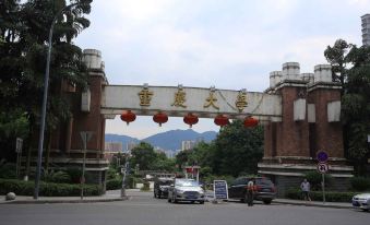 4. 이펑 호텔 (사..