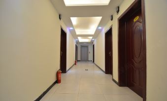 Xinzheng Qiandu Hotel