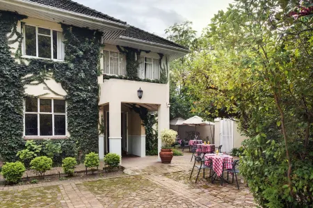 Rozenburg Guest House