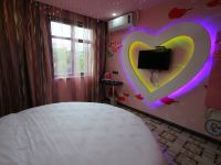 上海怡馨主题酒店 - 温馨圆床房