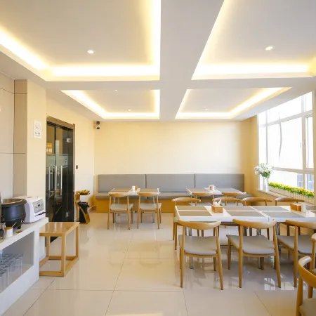 Hanxing Hotel (Jiaohe Station)