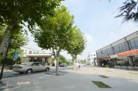 Beverly Hills Village Hotels in Nanjing