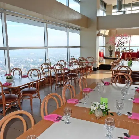 Crown Regency Hotel & Towers