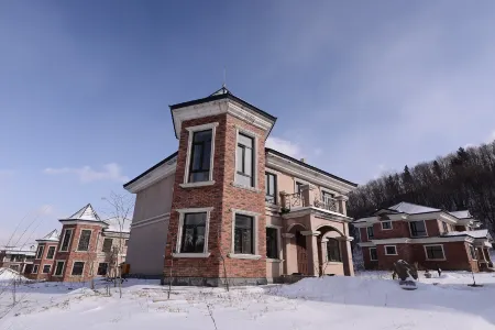 Yabuli Mini Wooden House Отели рядом с достопримечательностью «Yabuli Sightseeing Cable Car and World's No. 1 Slide»