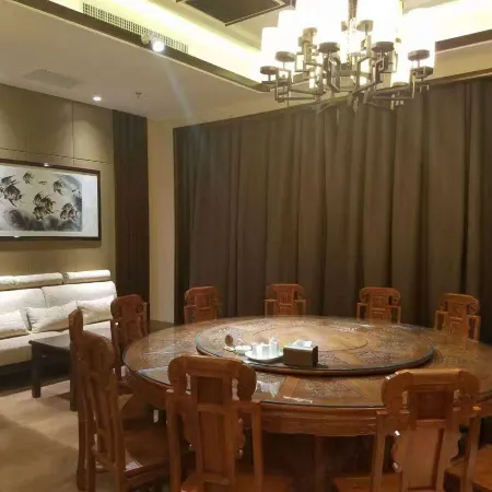 West Holiday Hotel
