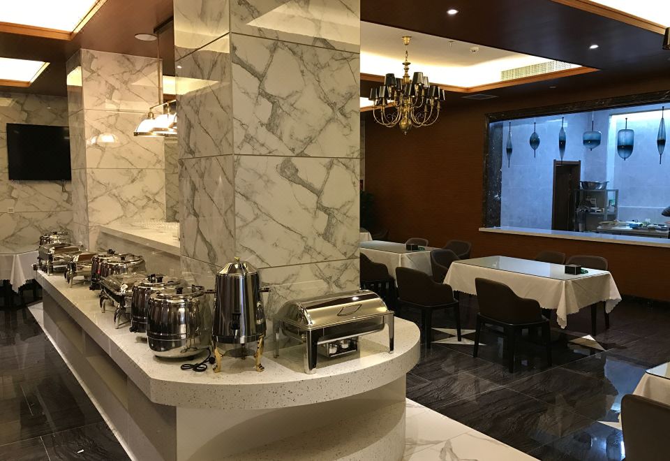 룽성 호텔 시핑의 객실 복도 모습