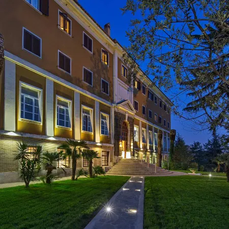 LH Hotel Roma Montemario Отели рядом с достопримечательностью «Спортивный комплекс «Итальянский форум»»