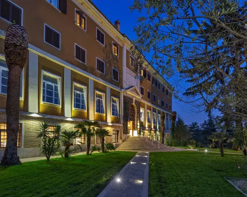 إل إتش هوتل إكسيل روما مونتيماريو Hotels near مستشفى جيميللي