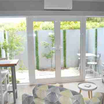 Sailaway Beach House Rooms