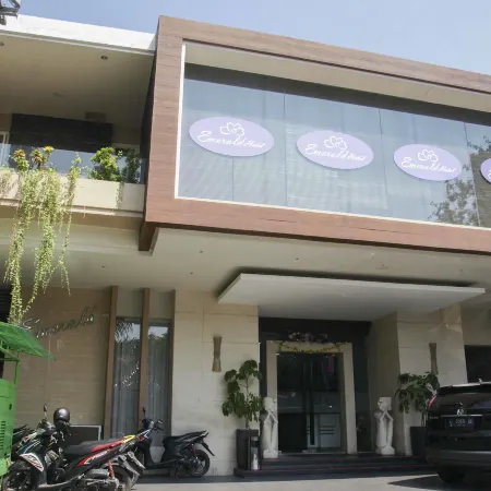 Life Emerald Hotel Surabaya