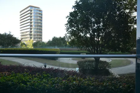 Lvcheng Lanwan Holiday Hotel Отели в г. Чуньань