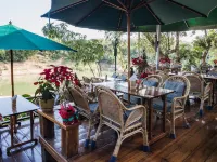 Mekong Riverview Hotel Hotels near Chomphet