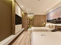 北京总部基地亚朵酒店 - 高级双床房