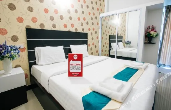 素叻他尼陽光99號清碼頭奈達客房