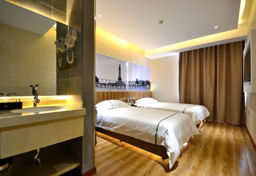 센테니얼 지구 이미지