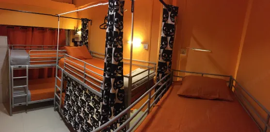 センチュリー サービス ワールド -  ホステル