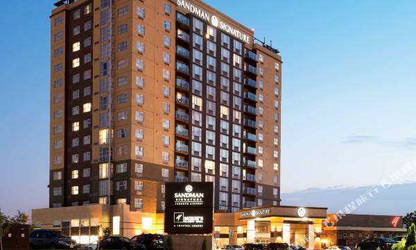 Sandman Signature Toronto Airport Hotel