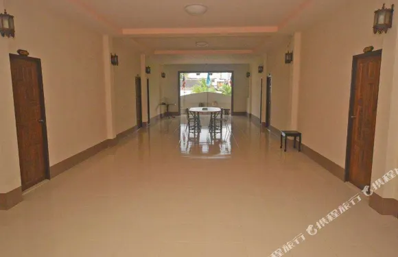 比通藍碧島尼達酒店