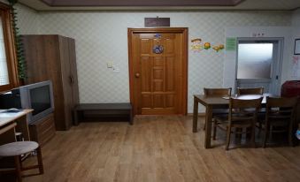 Jeju Guesthouse Sunflower