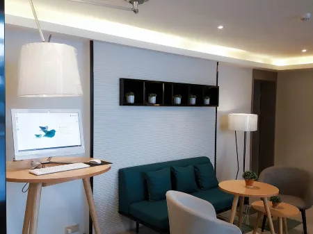 Kongbei S Hotel (Wuhan High speed Railway Station Industrial Fourth Road Branch) Отели рядом с достопримечательностью «Wuhan Keji Daxue Chengshi College»