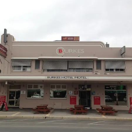 Burkes Hotel Motel