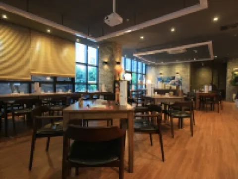 โฮเทล เวลลา สวีท ซูวอน โรงแรมในซูว็อน