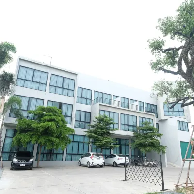 Ban Nai Amphoe Hotels near Saveone Market