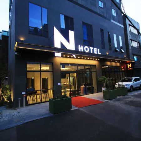 Seoul N Hotel Dongdaemun Отели рядом с достопримечательностью «Магазин Friend Mart»