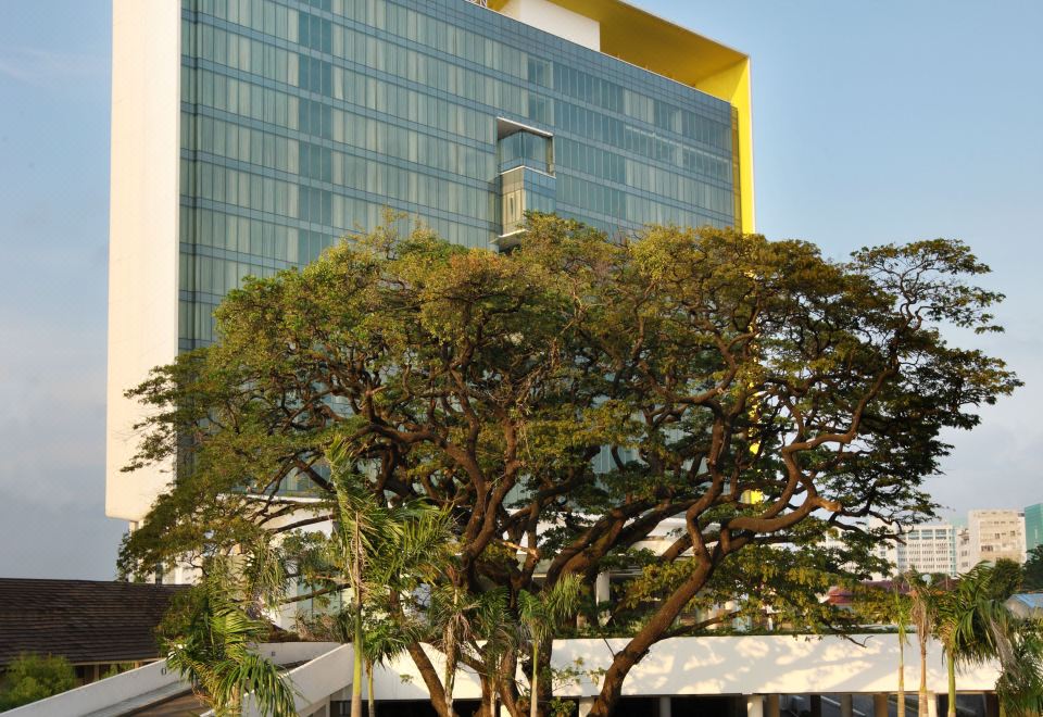 1. 더블트리 바이 ..