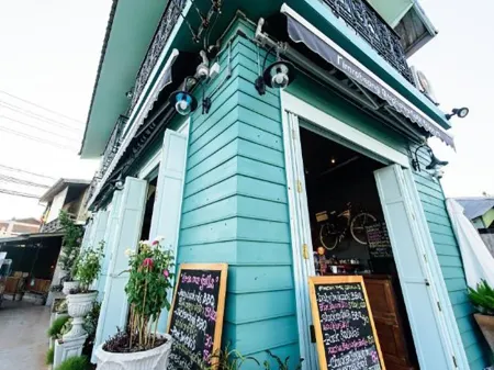 RoomQuest Rimrabeang at Amphawa