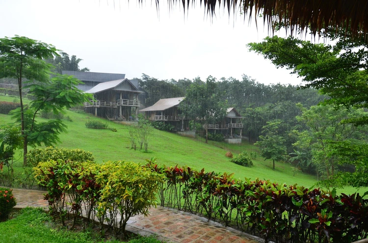 รูปภาพของภูผาและลำธาร รีสอร์ท