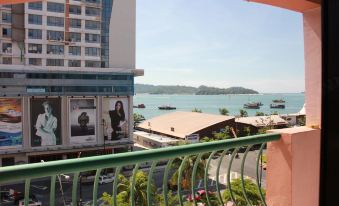 Marina Residence Suites @ Marina Court Resort Condominium