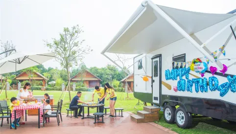 Midea Egret Lake Car Theme Hotel