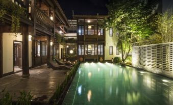 Cheriton Resort Hotel - Housity