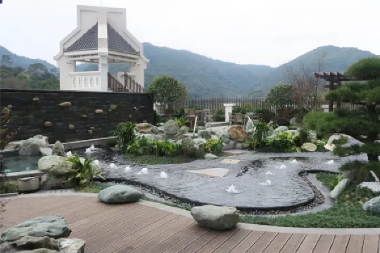 Biquan Kongzhong Hot Spring Hotel