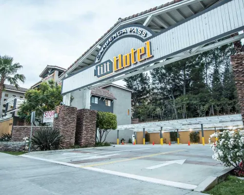 Tilt Hotel Universal-Hollywood, Ascend Hotel Collection Hotels near Universal City