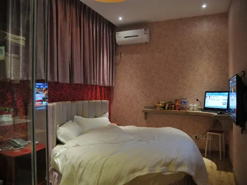 Yongshan Mango Theme Hotel Hotels in Leibo
