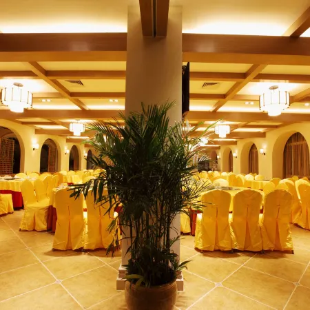 Cheeful Island Resort Hotel